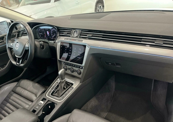Volkswagen Passat cena 136900 przebieg: 69862, rok produkcji 2019 z Przemków małe 562